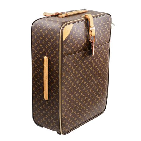 louis vuitton valise.